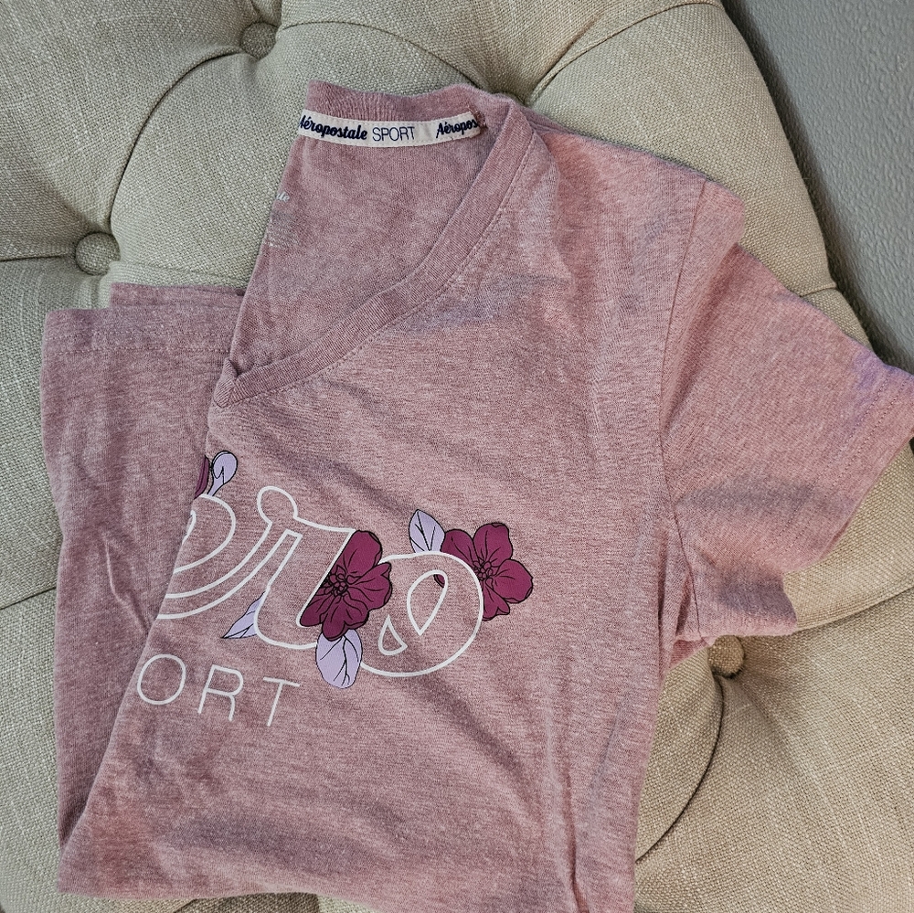 AEROPOSTALE SPORT V NECK! SIZE S/P! WORN ONCE!